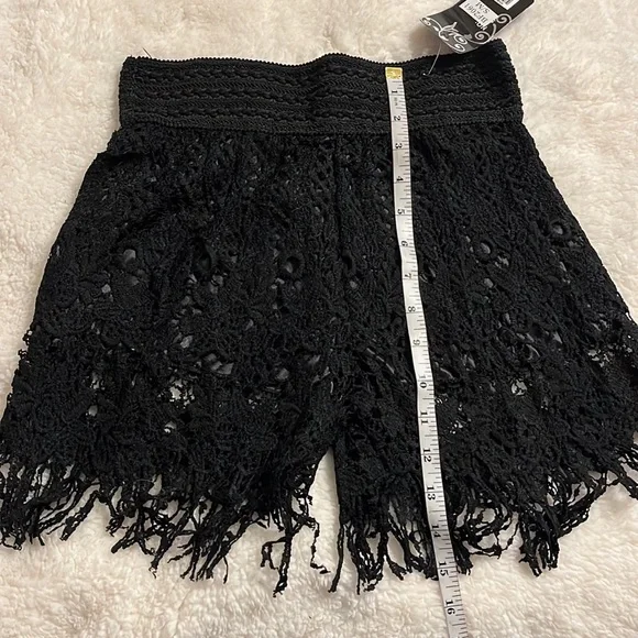 Black Crochet shorts- lined size s/m - elastic waist - Picture 3 of 8